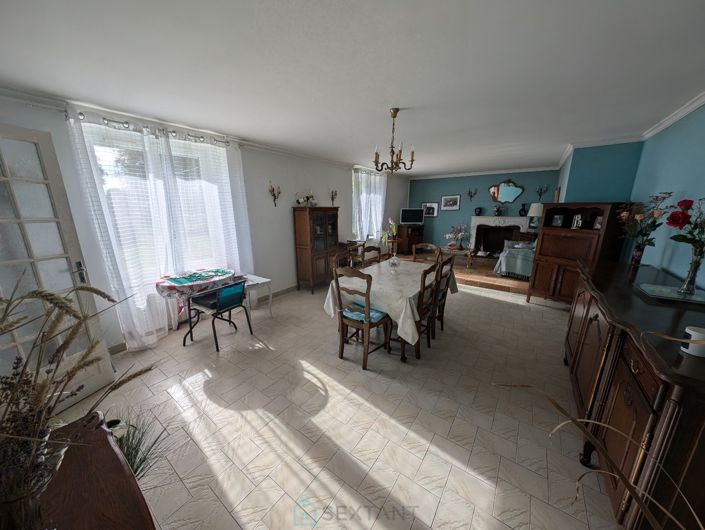 Image No.5-3 Bed Property for sale