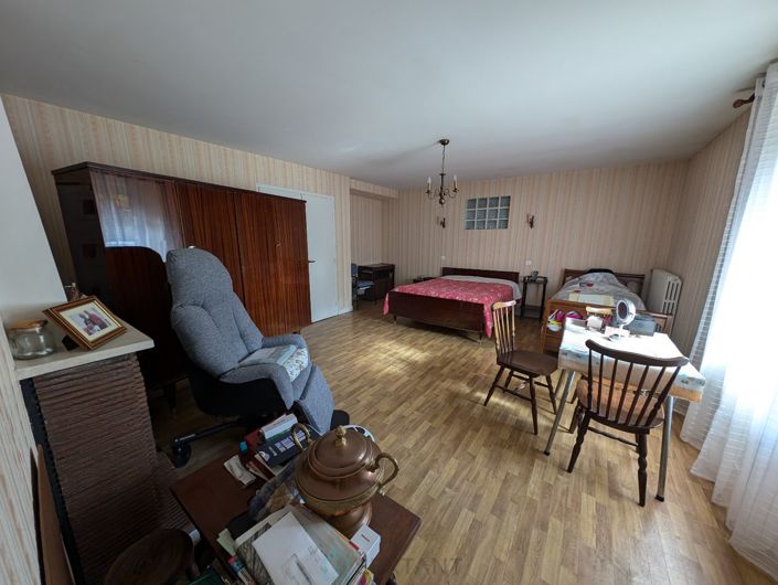 Image No.8-3 Bed Property for sale