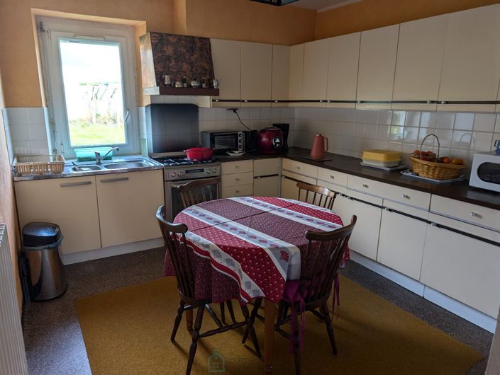 Image No.8-3 Bed Property for sale