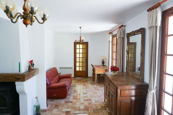 Image No.10-4 Bed Property for sale