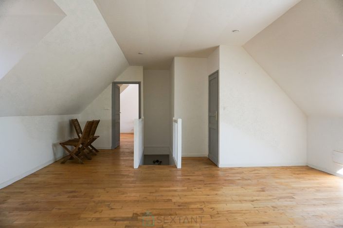 Image No.17-4 Bed Property for sale