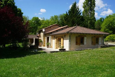 1 - Villars, Property