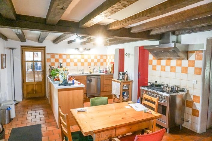 Image No.16-3 Bed Property for sale