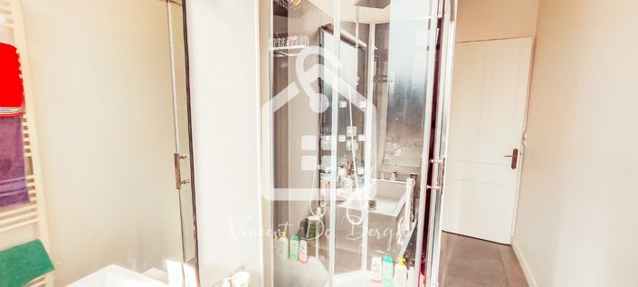 Image No.5-3 Bed Property for sale