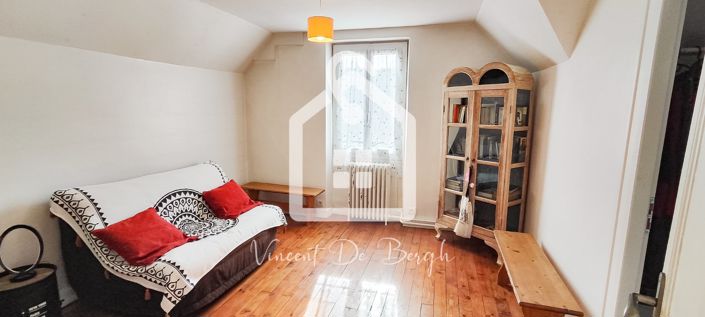 Image No.8-3 Bed Property for sale