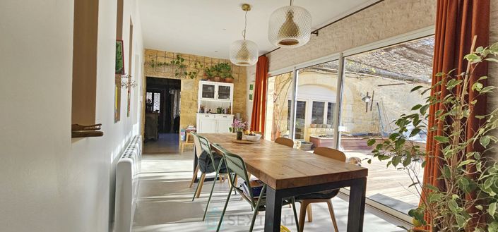 Image No.6-5 Bed House for sale