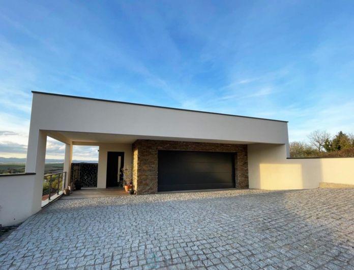 Image No.6-4 Bed Property for sale