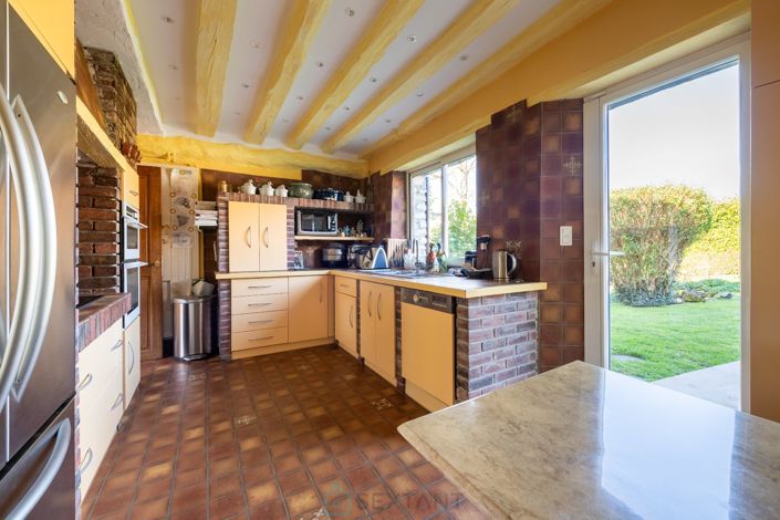 Image No.14-5 Bed Property for sale