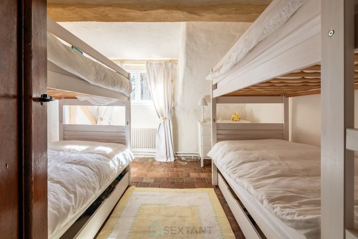 Image No.18-5 Bed Property for sale