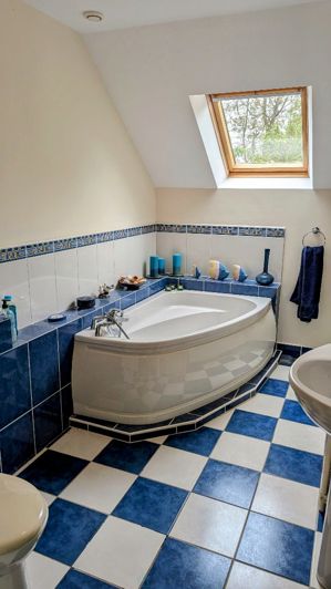 Image No.14-5 Bed Property for sale