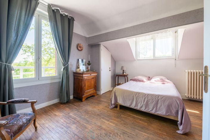 Image No.18-4 Bed House for sale