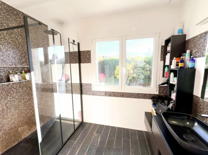 Image No.10-3 Bed Villa for sale