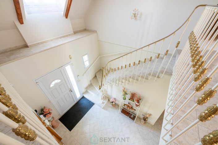 Image No.15-6 Bed House for sale