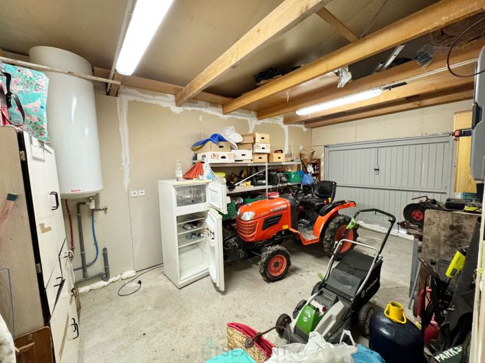 Image No.10-1 Bed Property for sale