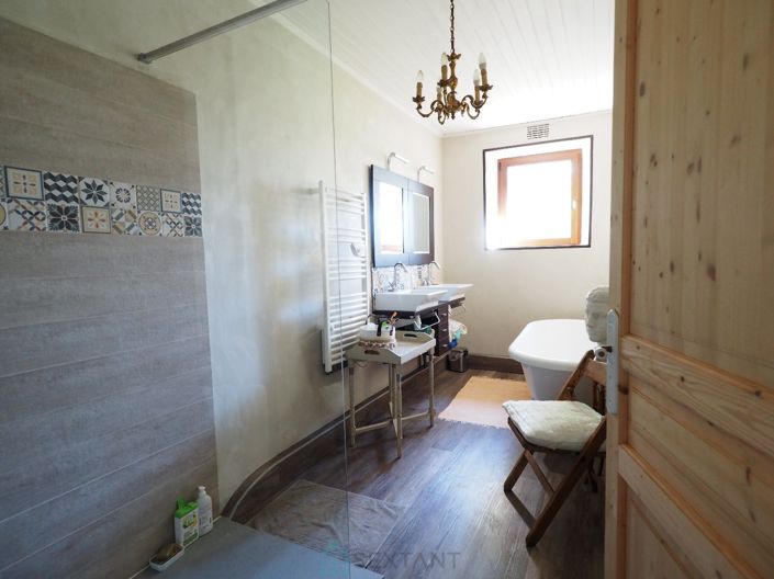 Image No.11-4 Bed House for sale