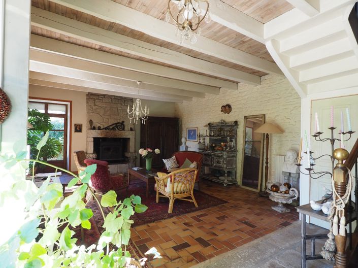 Image No.6-4 Bed House for sale