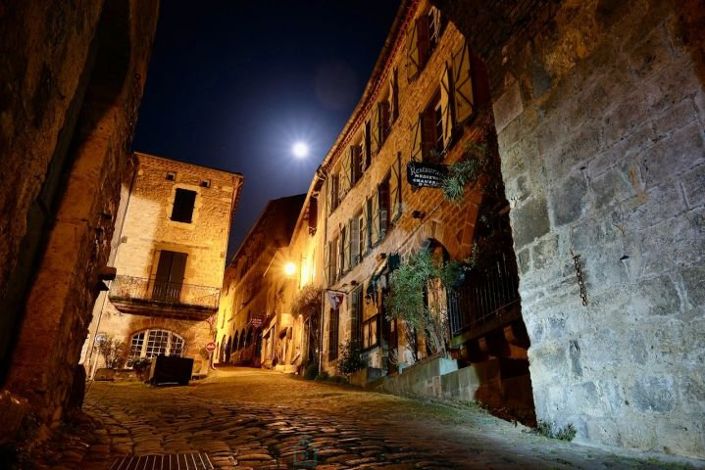 Image No.19-8 Bed Property for sale