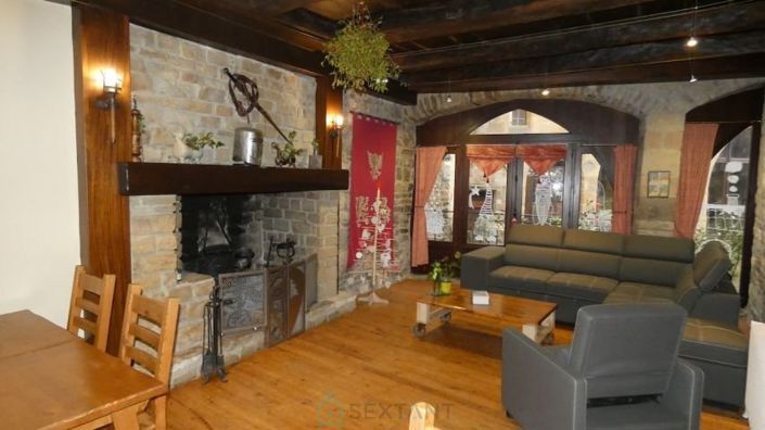 Image No.2-8 Bed Property for sale