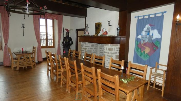 Image No.22-8 Bed Property for sale