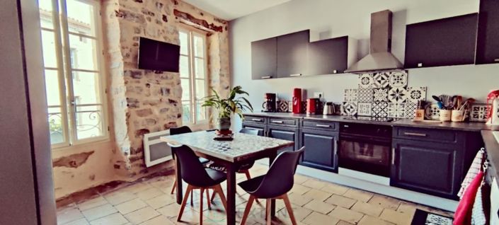 Image No.5-8 Bed Property for sale