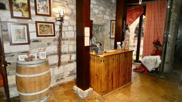 Image No.6-8 Bed Property for sale