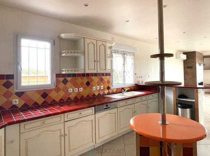 Image No.10-Villa for sale