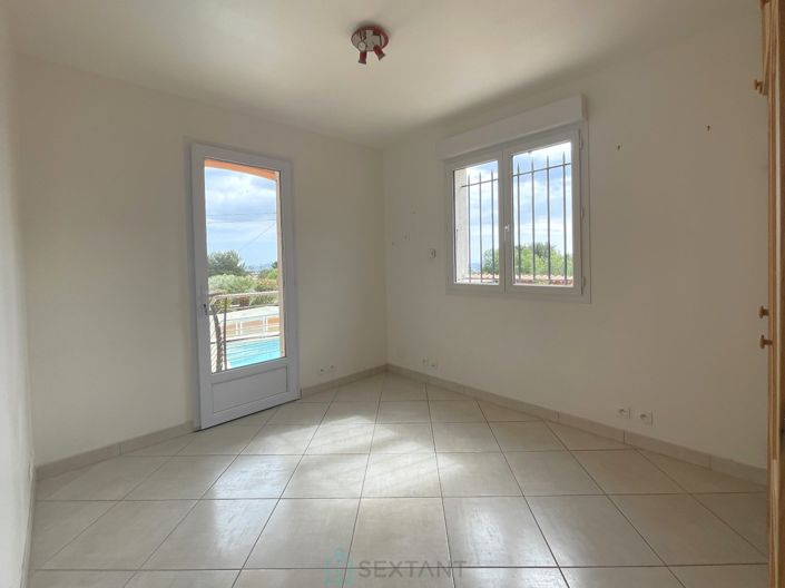 Image No.11-Villa for sale