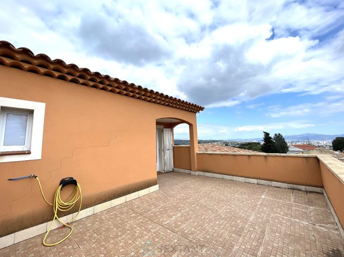 Image No.15-Villa for sale