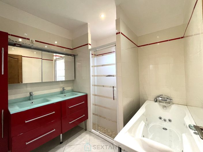 Image No.17-Villa for sale