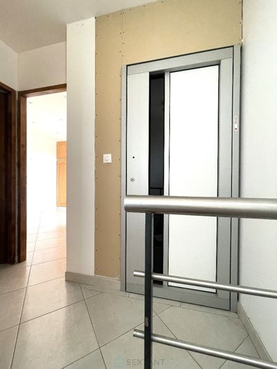 Image No.21-Villa for sale