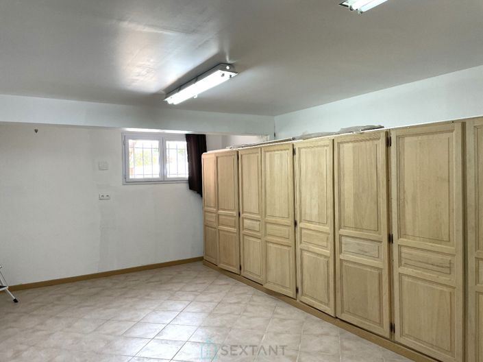 Image No.22-Villa for sale