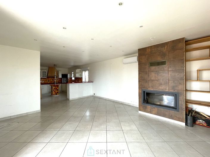 Image No.8-Villa for sale