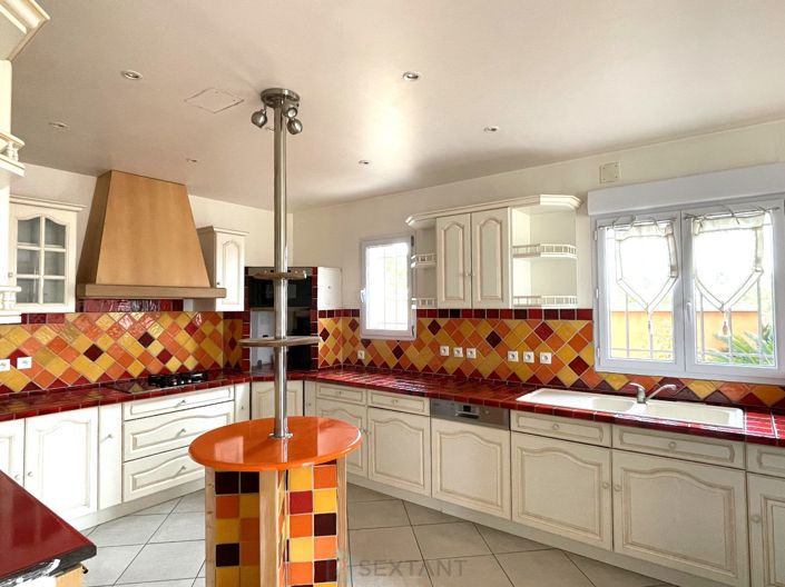 Image No.9-Villa for sale