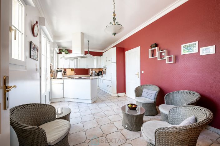 Image No.18-5 Bed Property for sale