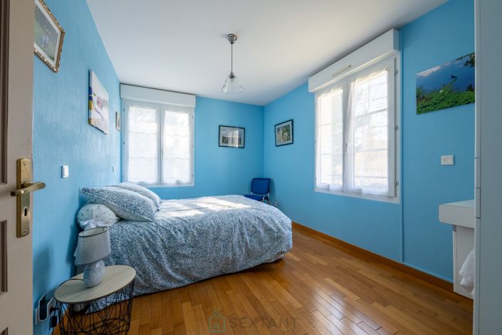 Image No.24-5 Bed Property for sale