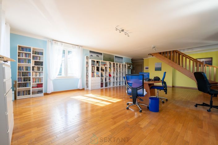 Image No.33-5 Bed Property for sale