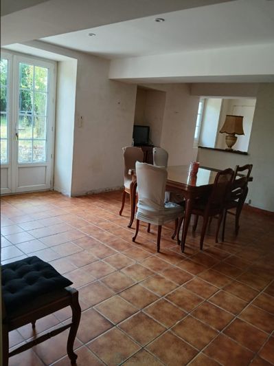 Image No.3-2 Bed Property for sale