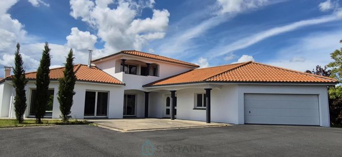 Image No.1-4 Bed Villa for sale
