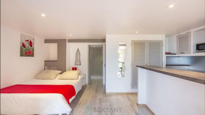 Image No.15-7 Bed Villa for sale