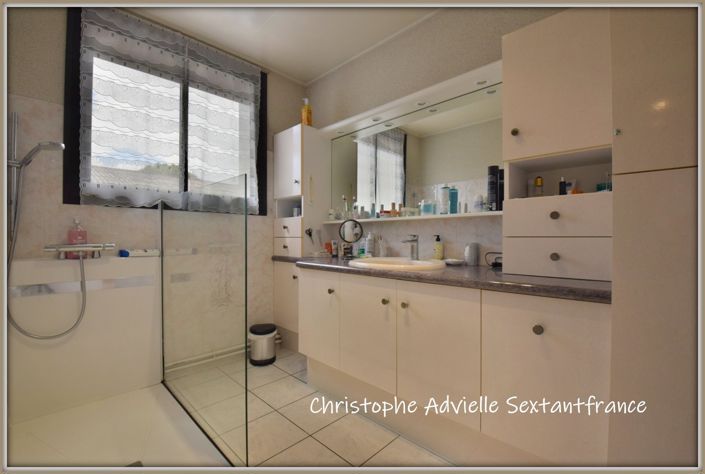 Image No.7-5 Bed Property for sale