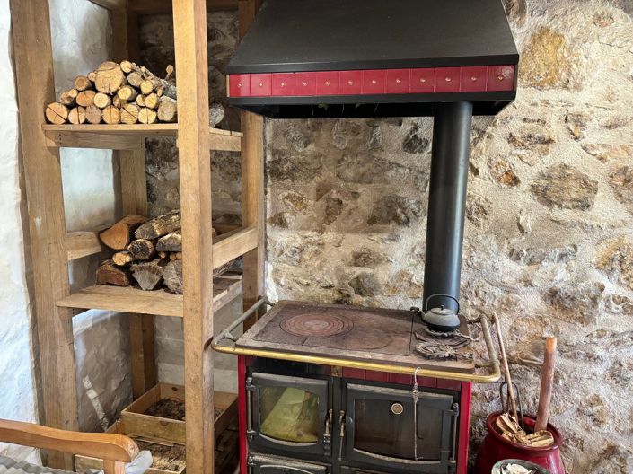 Image No.11-2 Bed Property for sale