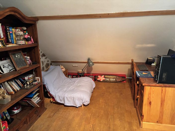 Image No.12-2 Bed Property for sale