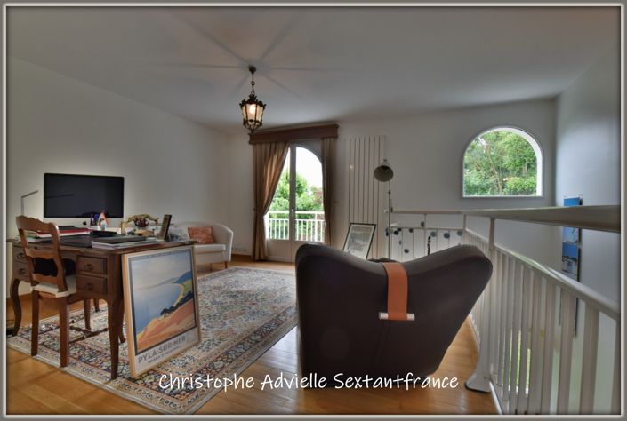 Image No.8-3 Bed Property for sale