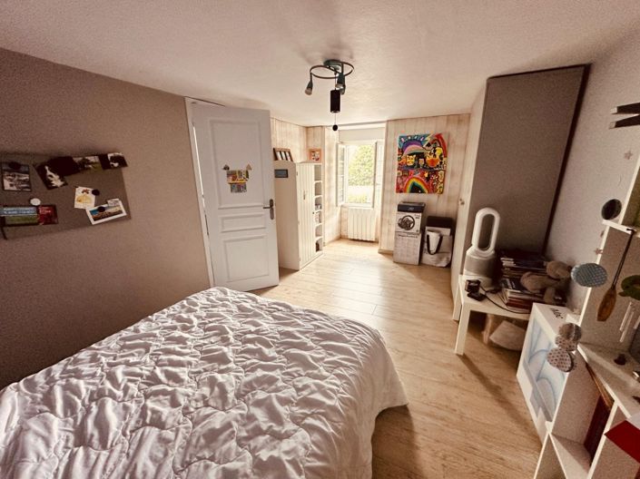 Image No.10-3 Bed Property for sale