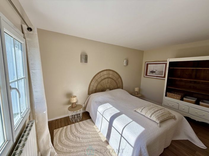 Image No.10-3 Bed House for sale