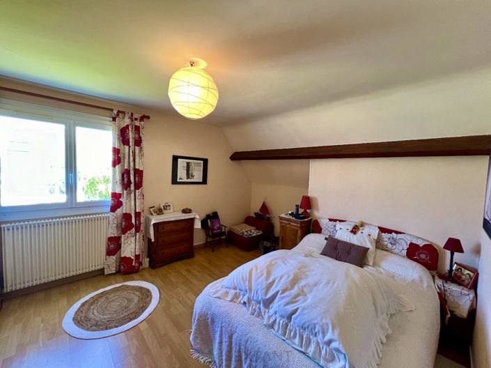 Image No.6-5 Bed House for sale