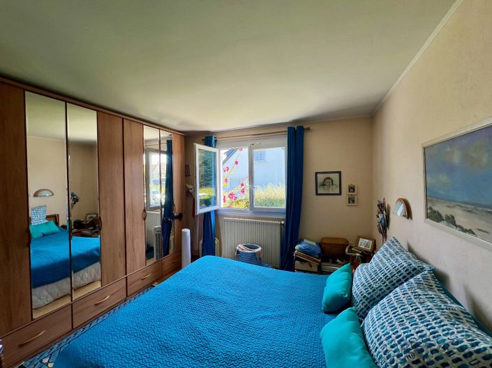 Image No.7-5 Bed House for sale