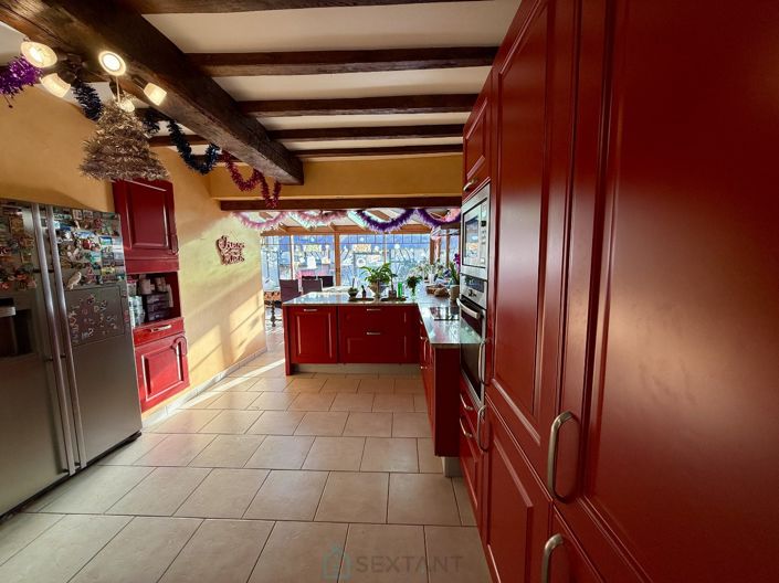 Image No.3-10 Bed House for sale