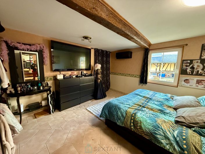 Image No.8-10 Bed House for sale