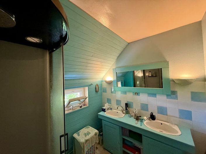 Image No.12-9 Bed House for sale